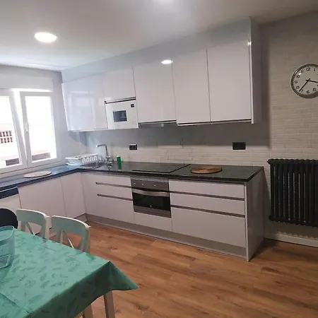 Zona Tranquila, Cerca Del Casco Antiguo. Ebi02480 * Bilbao